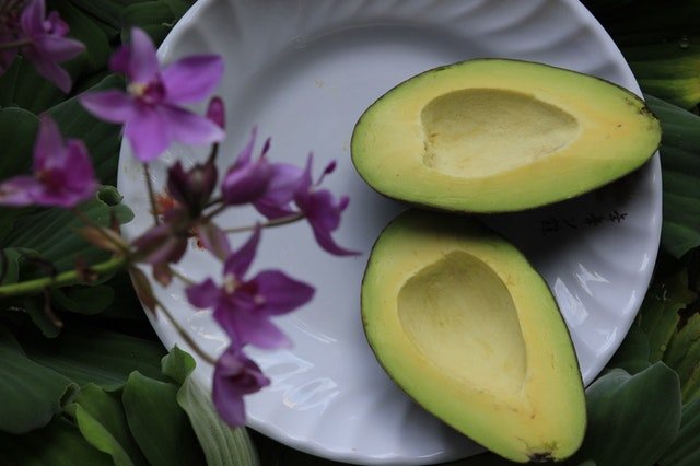 The health risks of avocados and olive oil