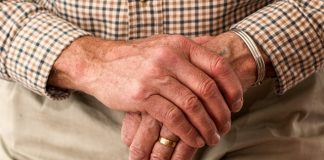 What is the difference between Alzheimer’s disease and dementia