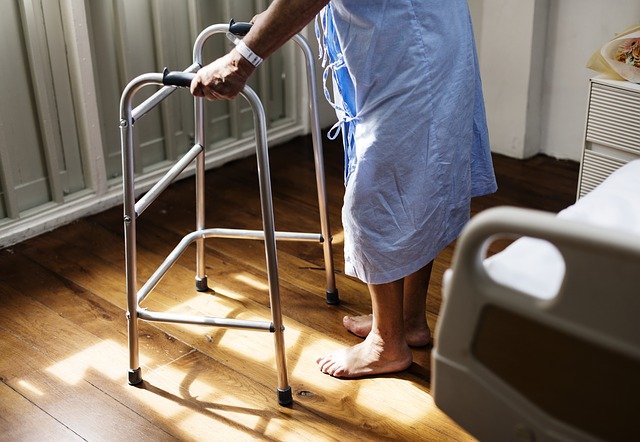 Hip fracture may be a first sign of Alzheimer’s