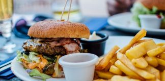 Unhealthy diet linked to poor mental health