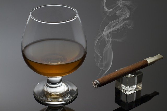 Smoking and drinking alcohol may be double trouble for the brain