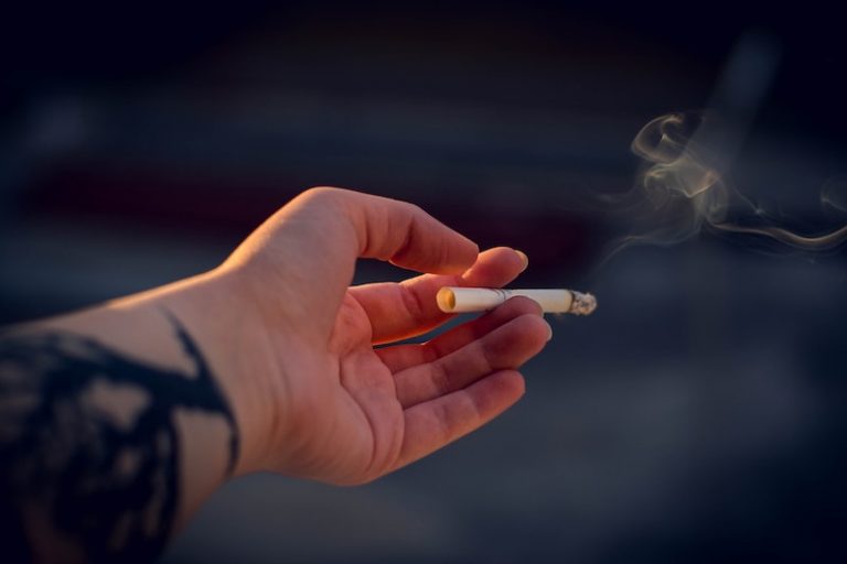 Scientists find cause of weight gain after smoking cessation