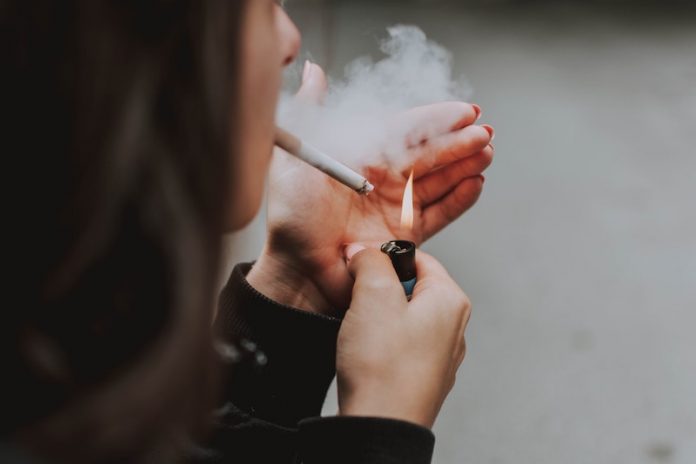 Passive smoking linked to higher risk of arthritis
