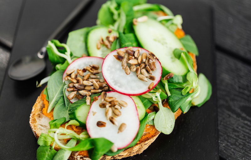 This nutrient in nuts and spinach keeps dementia at bay