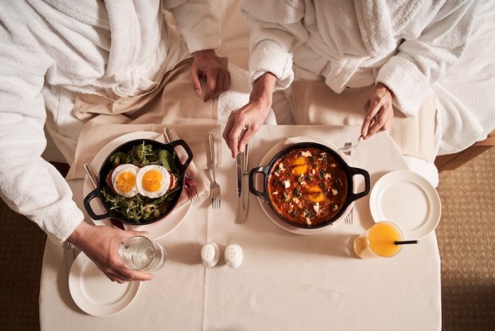 Bigger breakfast, better cancer drug? A study digs in