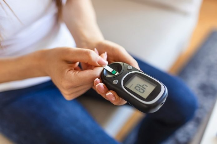 How often should people check blood sugar in type 2 diabetes
