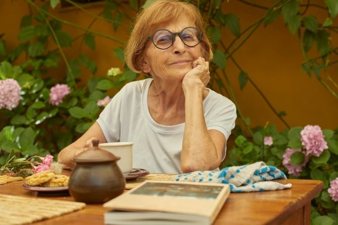 How to distinguish dementia from normal aging