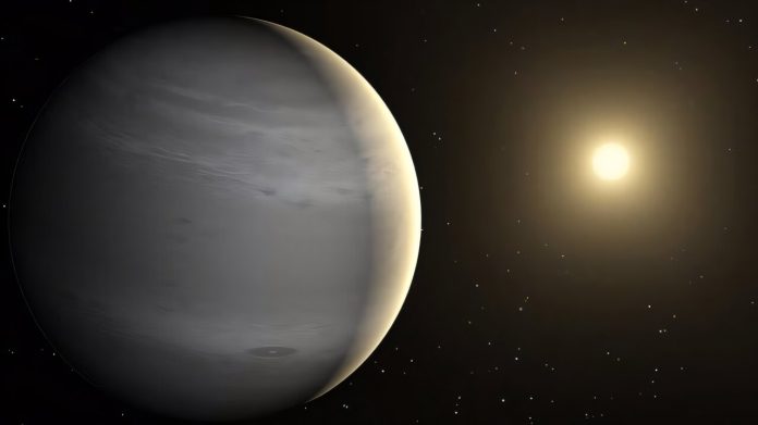 Scientists discover giant new planet thanks to global stargazers