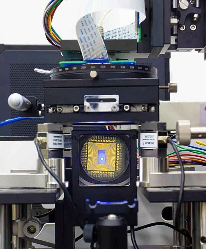 Scientists solve longstanding micro-LED problem with feather-light technology
