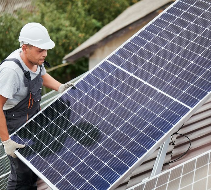 New solar cells capture sunlight from both sides for more power
